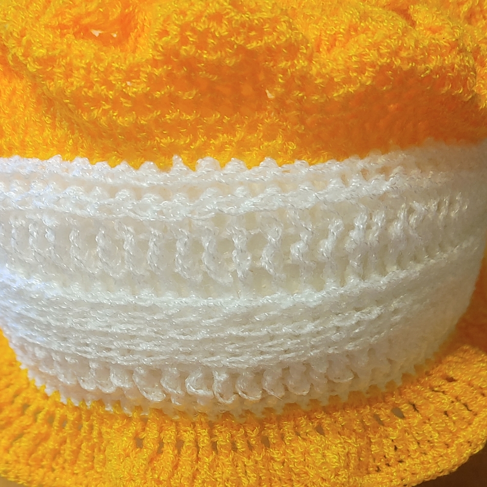 HAND MADE HATS. - Picture 2 of 4